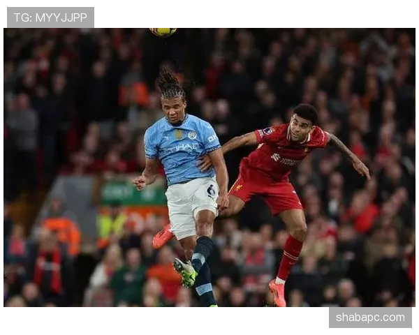 在瓜帅战术下斯特林与萨拉赫的射门分布出现明显转移趋势