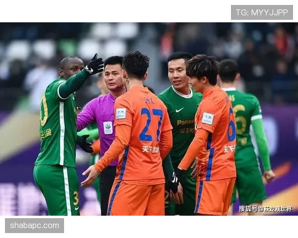 替补席红牌判罚标准解读：哪些行为会直接吃到红牌？