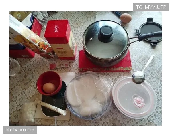 张玉宁家冰箱里塞满蛋白粉，连饮料都是无糖的