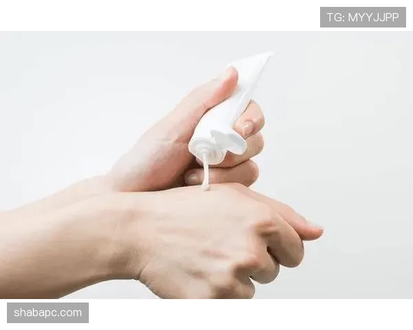 手臂自然位置判罚标准有哪些误区容易被裁判忽视？