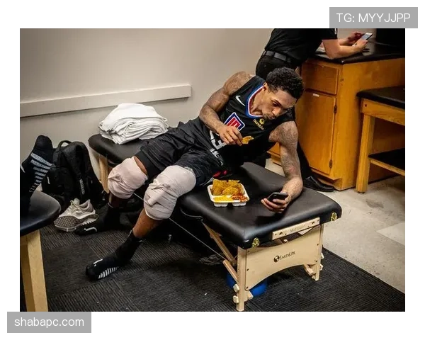 斯蒂芬·卡斯尔突破效率提升明显，助快船核心攻防转换加速